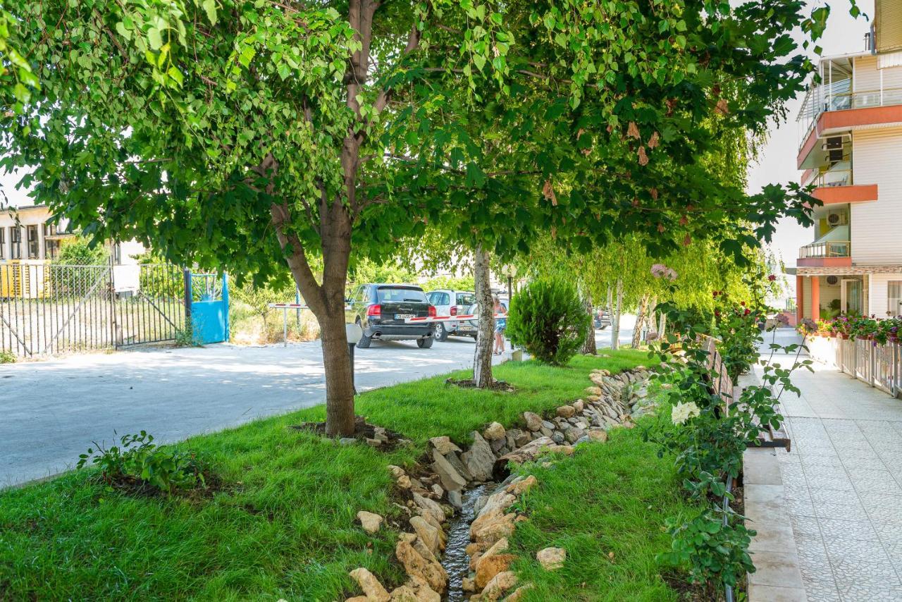 Iris Beach Hotel Sveti Vlas Exterior photo