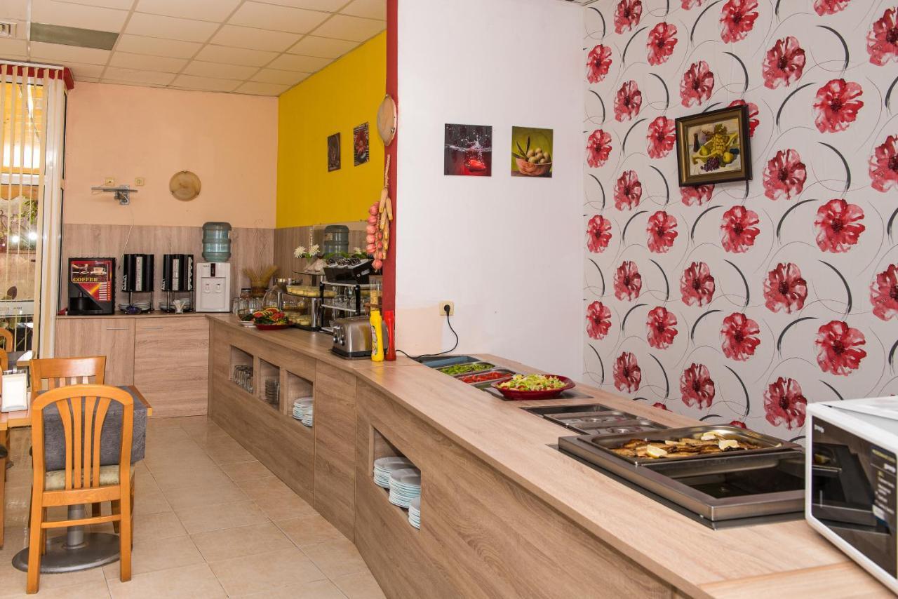 Iris Beach Hotel Sveti Vlas Exterior photo