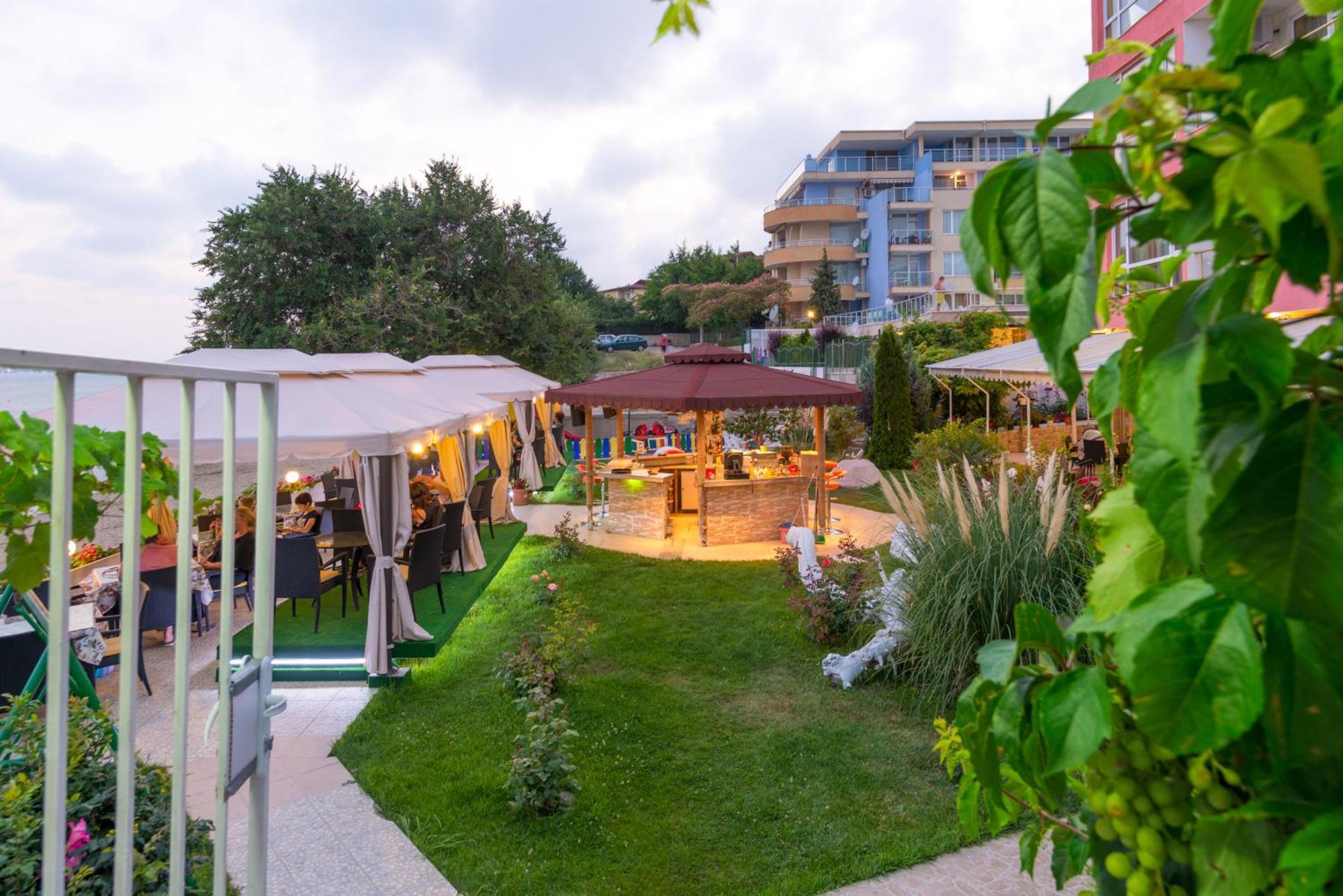 Iris Beach Hotel Sveti Vlas Exterior photo