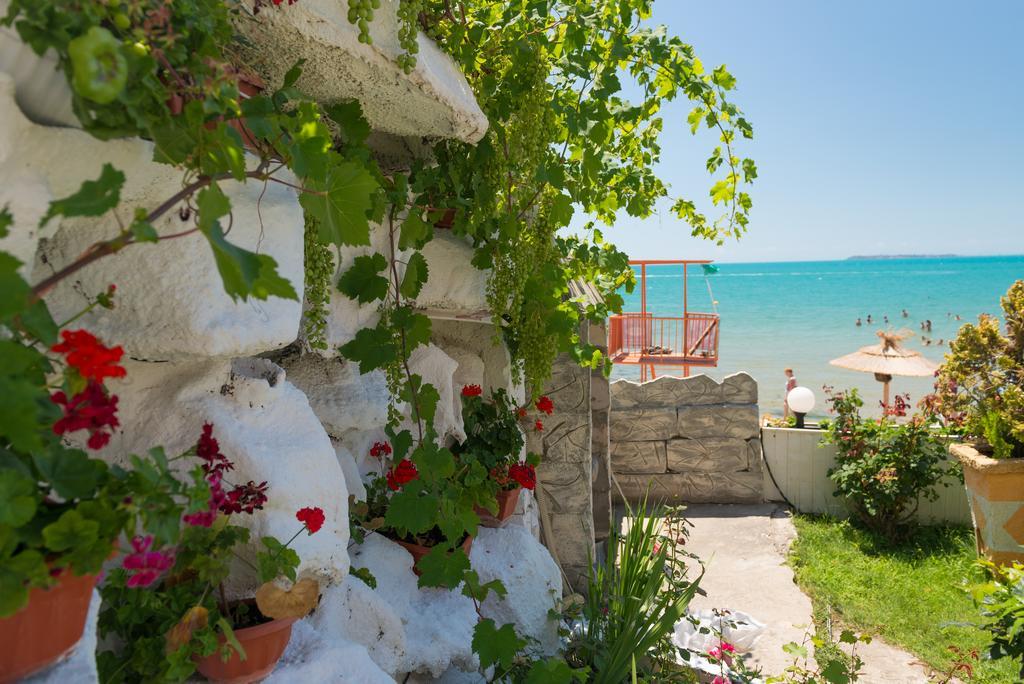 Iris Beach Hotel Sveti Vlas Exterior photo