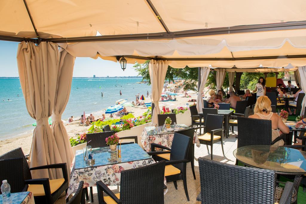 Iris Beach Hotel Sveti Vlas Exterior photo